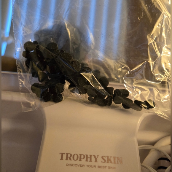 Trophy Skin Microderm MD NWOT - Picture 6 of 6